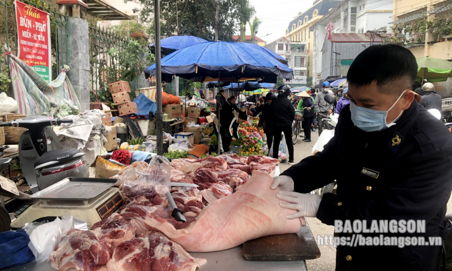 Thành phố Lạng Sơn: Tăng cường kiểm soát sản phẩm gia súc, gia cầm và gia cầm sống lưu thông trên thị