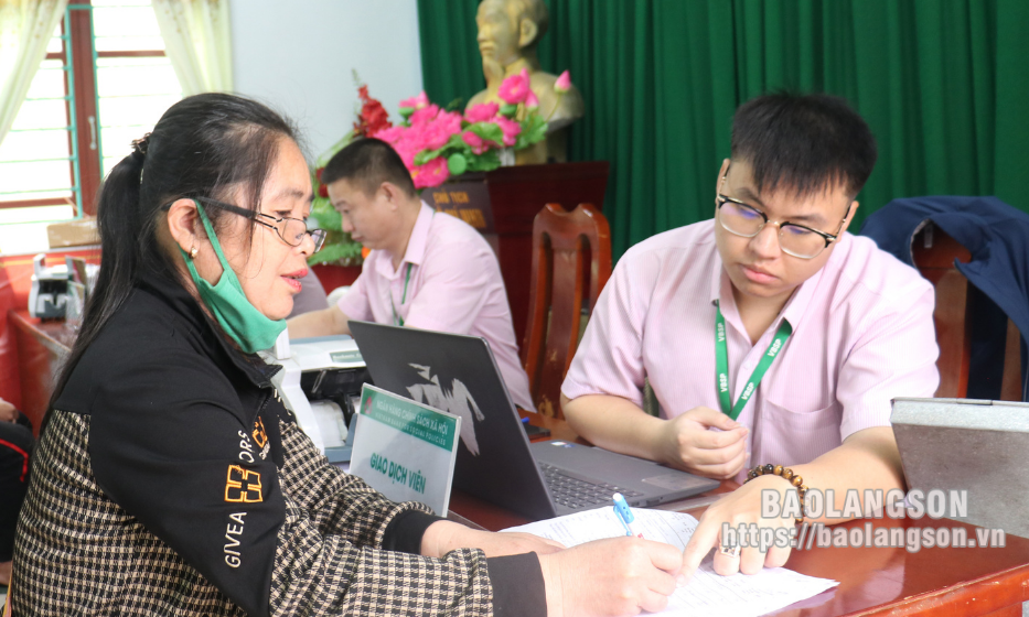 “Mang xuân" đến với hộ nghèo