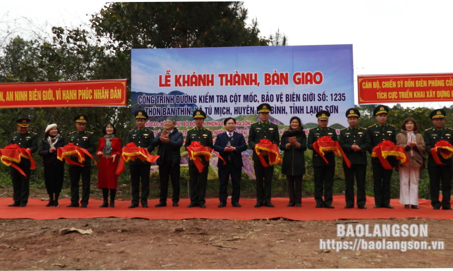 Khánh thành đường kiểm tra lên giao mốc 1235 xã Tú Mịch, huyện Lộc Bình