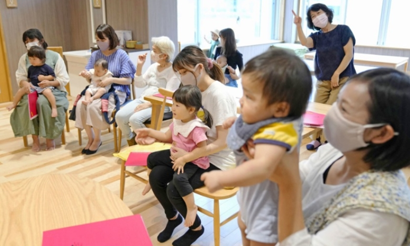 Nhật Bản tăng trợ cấp cho trẻ em để ngăn tỷ lệ sinh giảm