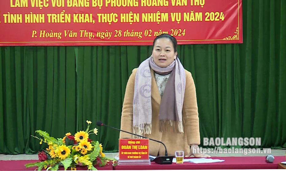 Đoàn công tác của Thường trực Thành ủy làm việc với Đảng bộ phường Hoàng Văn Thụ