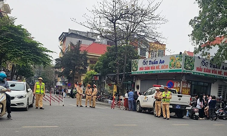 đình chỉ việc thực hiện nhiệm vụ, quyền hạn của đại biểu Quốc hội khóa XV đối với bà Hoàng Thị Thúy Lan