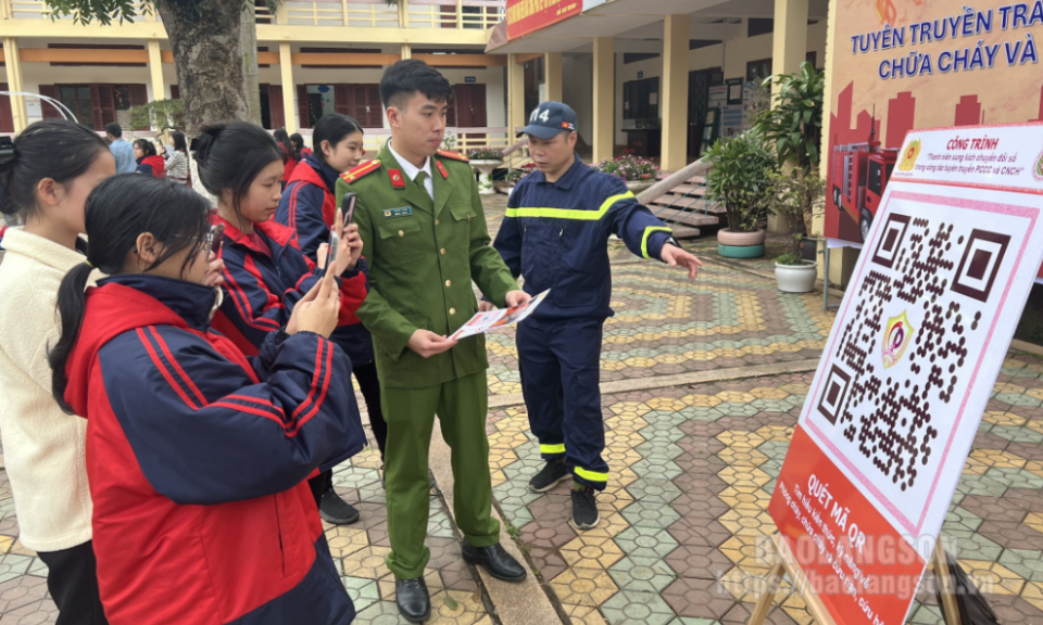 Trên 500 người được tuyên truyền, trải nghiệm, thực hành chữa cháy và cứu nạn, cứu hộ