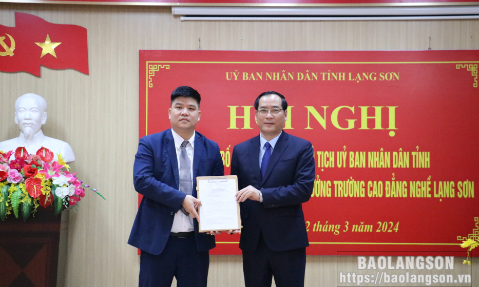 Công bố quyết định bổ nhiệm Phó Hiệu trưởng Trường Cao đẳng nghề Lạng Sơn