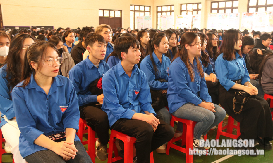 700 học sinh, sinh viên tham dự phiên tòa giả định tuyên truyền phòng, chống tội phạm lừa đảo trên không