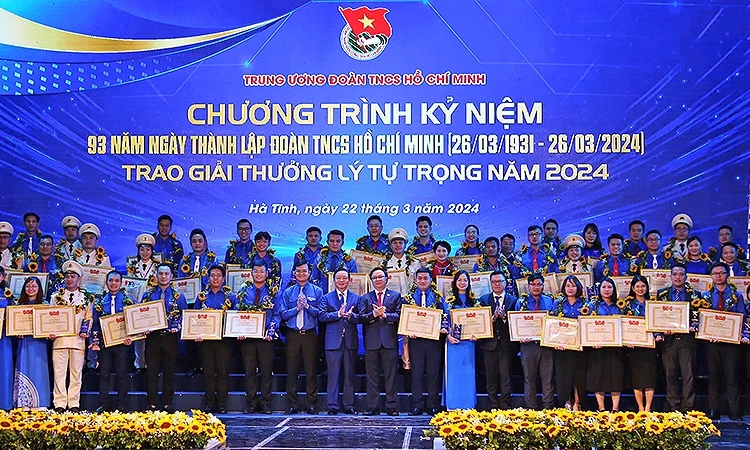 Tuyên dương 100 cá nhân giành Giải thưởng Lý Tự Trọng dịp kỷ niệm 93 năm Ngày thành lập Đoàn