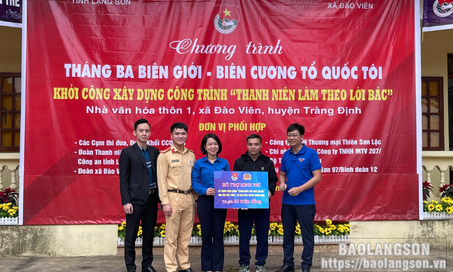 Đoàn Khối các cơ quan tỉnh tổ chức chương trình “Tháng ba biên giới” tại huyện Tràng Định