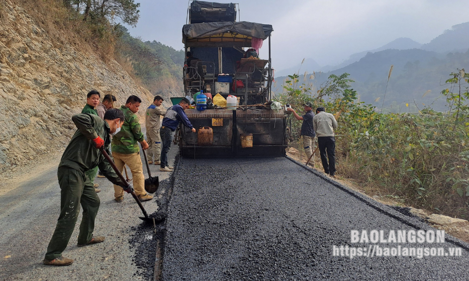 Doanh nghiệp xây dựng năng động vượt khó