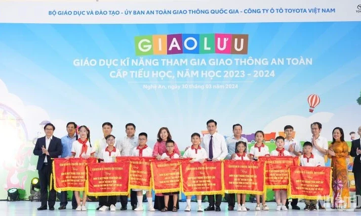 Nâng cao ý thức, kỹ năng về an toàn giao thông cho học sinh