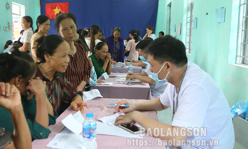 Chung tay chăm sóc sức khỏe người cao tuổi