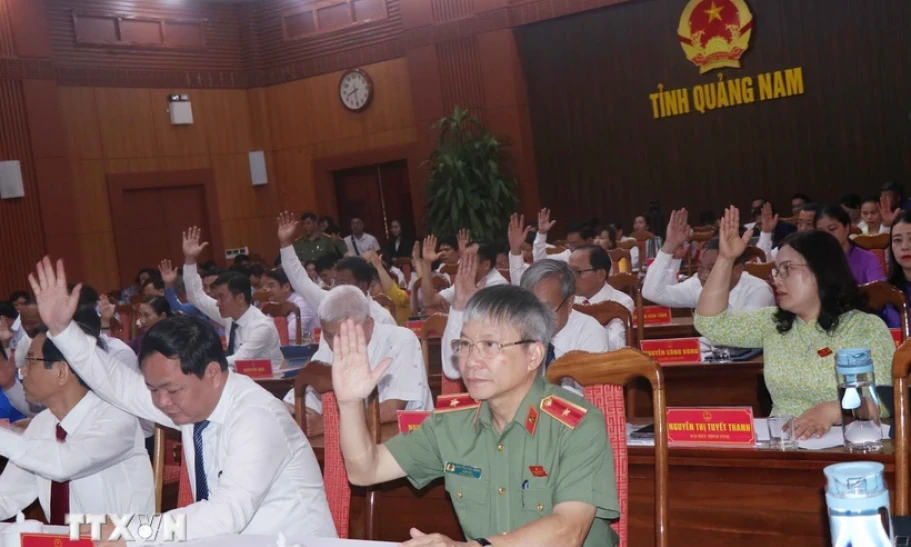 Quảng Nam: Miễn nhiệm chức danh Chủ tịch HĐND, Chủ tịch, Phó Chủ tịch UBND tỉnh