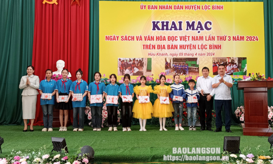 Lộc Bình: Khai mạc Ngày Sách và Văn hóa đọc