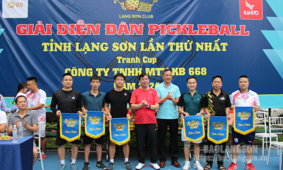 Gần 90 vận động viên tham gia Giải diễn đàn Pickleball lần thứ nhất năm 2024