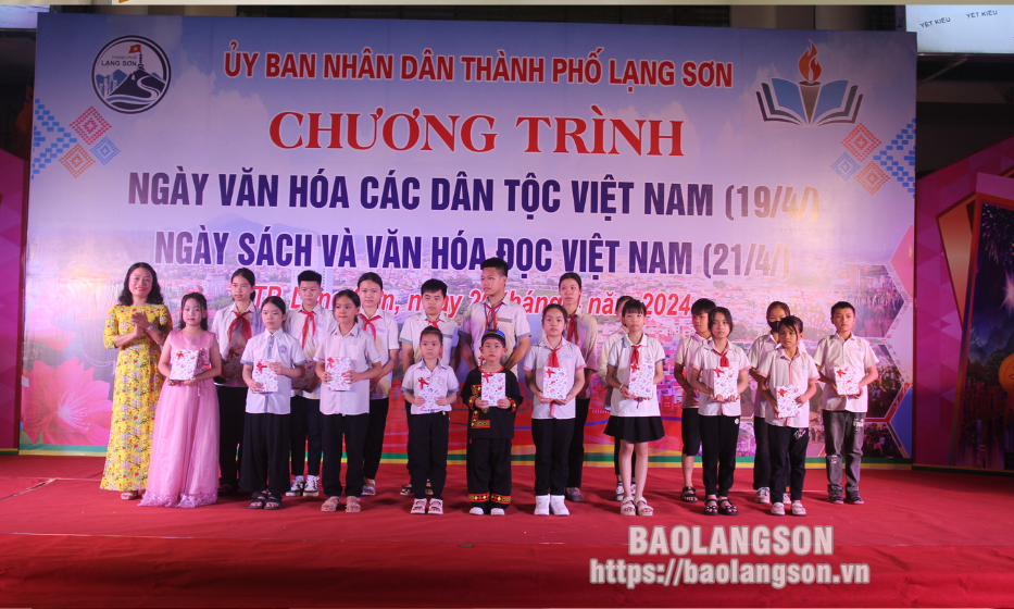 Thành phố Lạng Sơn hưởng ứng Ngày văn hóa các dân tộc Việt Nam, Ngày sách và Văn hóa đọc Việt Nam