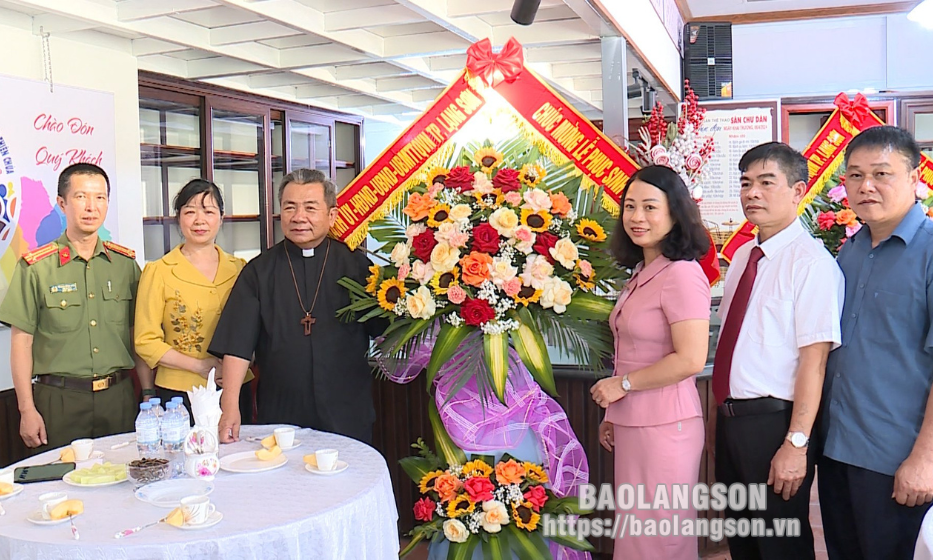 Đoàn công tác của thành phố Lạng Sơn: Thăm, chúc mừng Toà Giám mục Giáo phận Lạng Sơn - Cao Bằng và các giáo xứ nhân dịp Lễ Phục sinh năm 2024