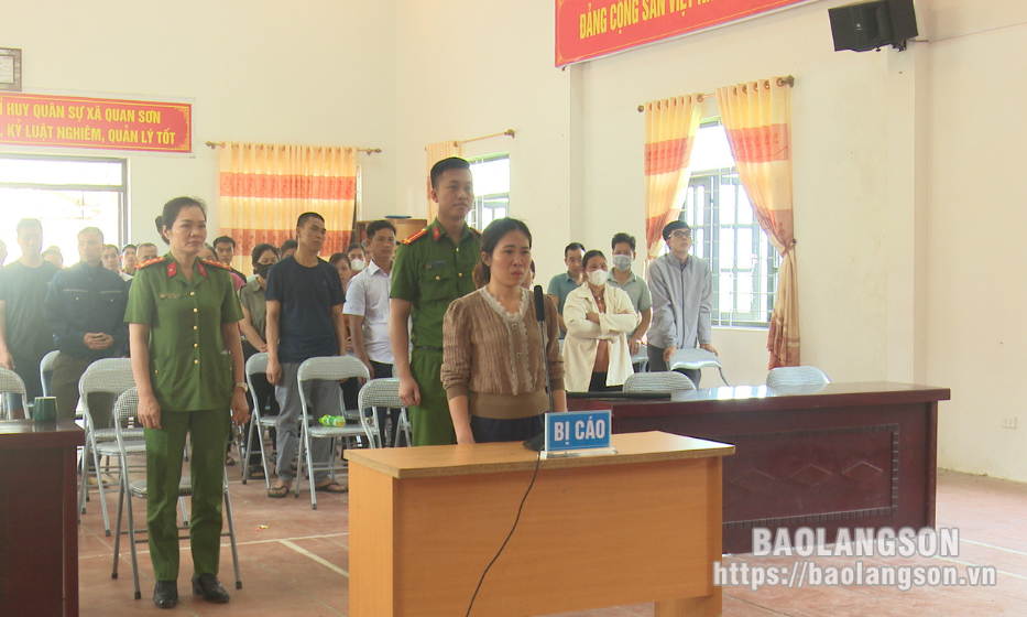 Buôn bán hơn 1.000 kg pháo hoa nổ, lĩnh án 10 năm tù