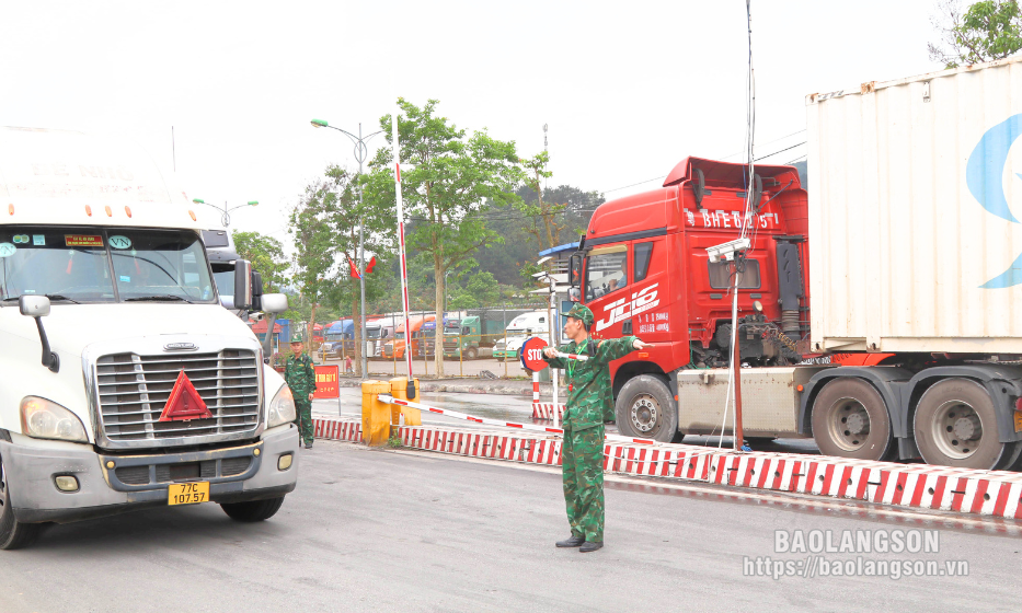 5.300 phương tiện chở hàng hóa thông quan qua các cửa khẩu của tỉnh Lạng Sơn trong dịp nghỉ lễ 30/4 và