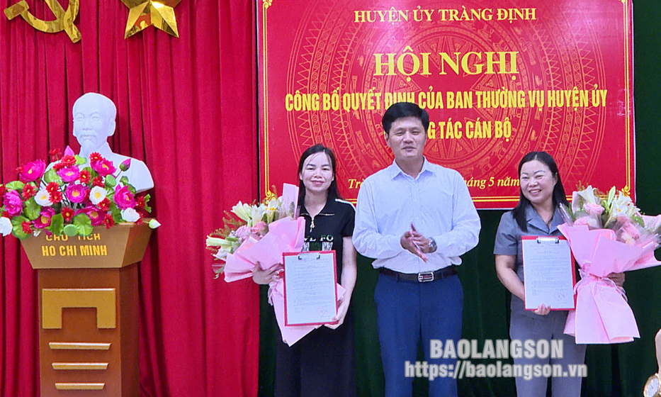 Ban Thường vụ huyện uỷ Tràng Định công bố các quyết định về công tác cán bộ