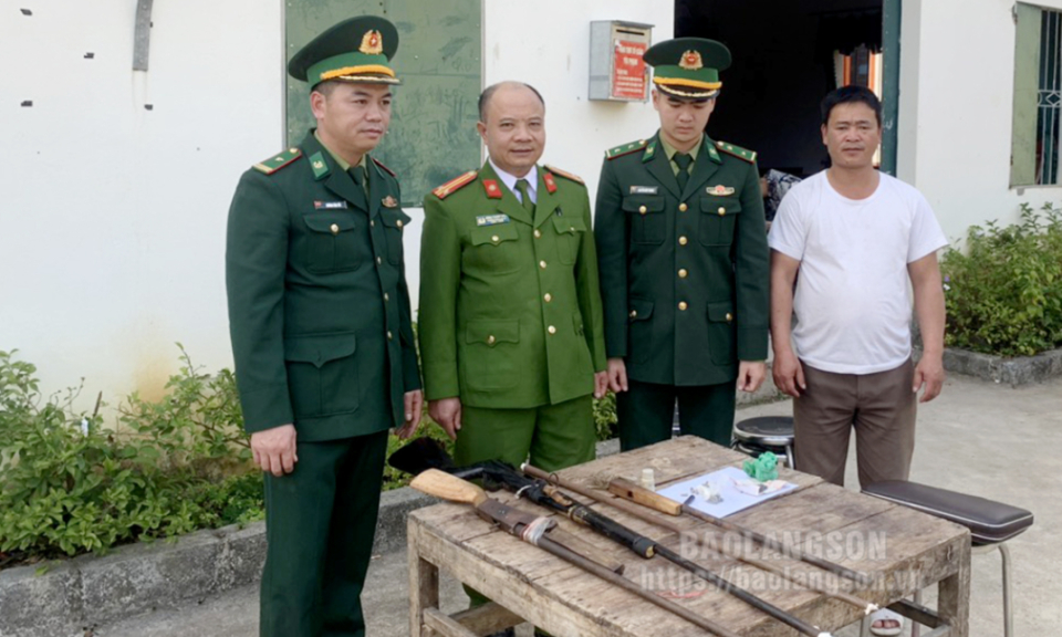 Bộ đội Biên phòng tỉnh: Thực hiện hiệu quả công tác vận động thu hồi vũ khí, vật liệu nổ