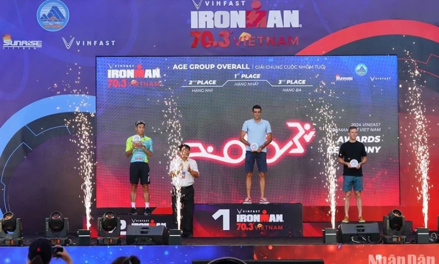 IRONMAN 70.3 Việt Nam: Fabien Celeste và Ana Garcia Rodas giành chiến thắng