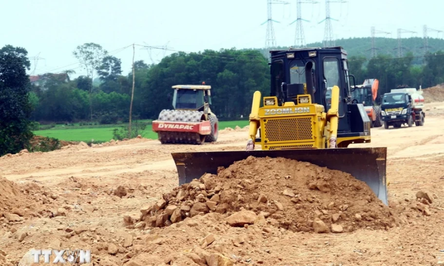 Giải quyết dứt điểm vấn đề nguồn vật liệu cho công trình giao thông trọng điểm