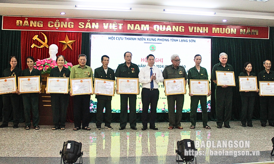 phong trào “Cựu thanh niên xung phong Lạng Sơn thi đua làm kinh tế, giúp nhau thoát nghèo bền vững” giai