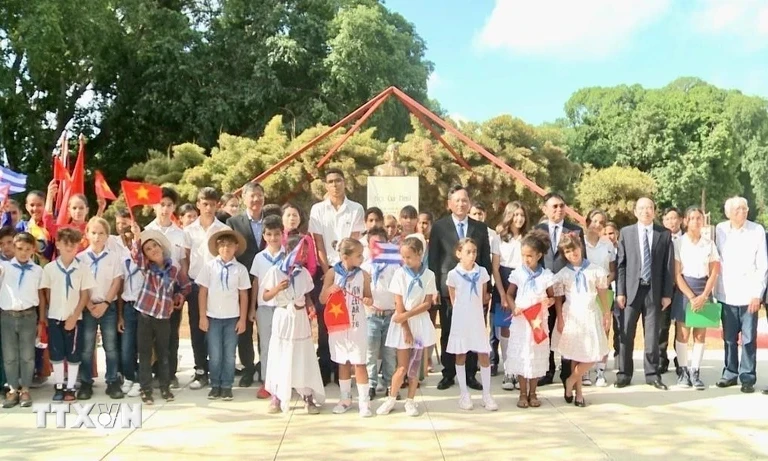 Cuba: Kỷ niệm ngày sinh Chủ tịch Hồ Chí Minh tại thủ đô La Habana