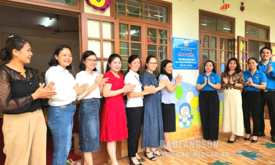 Tràng Định: Gắn biển và bàn giao sản phẩm đầu tiên chào mừng kỷ niệm 95 năm ngày thành lập Công đoàn Việt