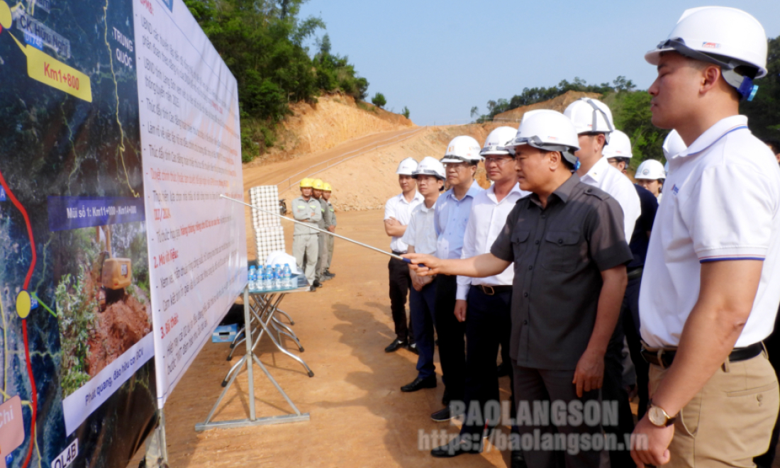 Lãnh đạo tỉnh kiểm tra tình hình thực hiện các dự án cao tốc