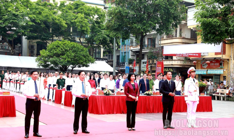 Đoàn đại biểu tỉnh Lạng Sơn dâng hương tưởng niệm 80 năm ngày hy sinh của đồng chí Hoàng Văn Thụ tại