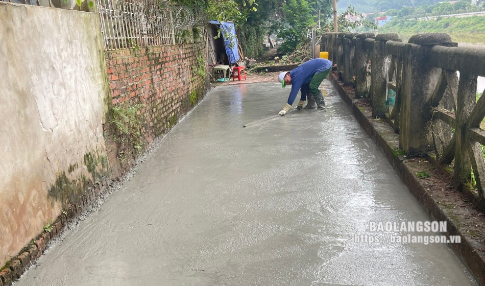 Bê tông hóa đường dạo kè sông kỳ cùng sau khi đã giải phóng mặt bằng