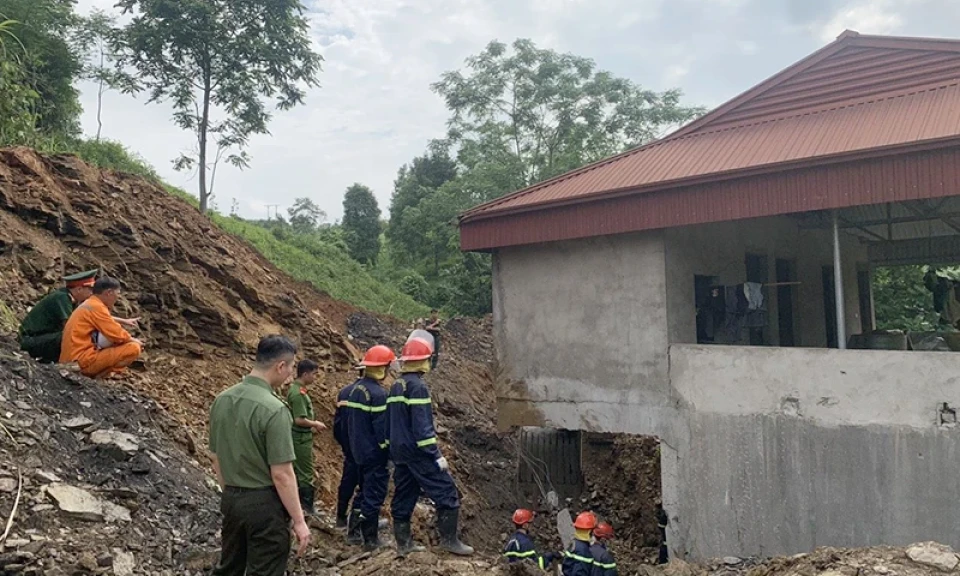 Thấp thỏm nỗi lo sạt lở mùa mưa bão