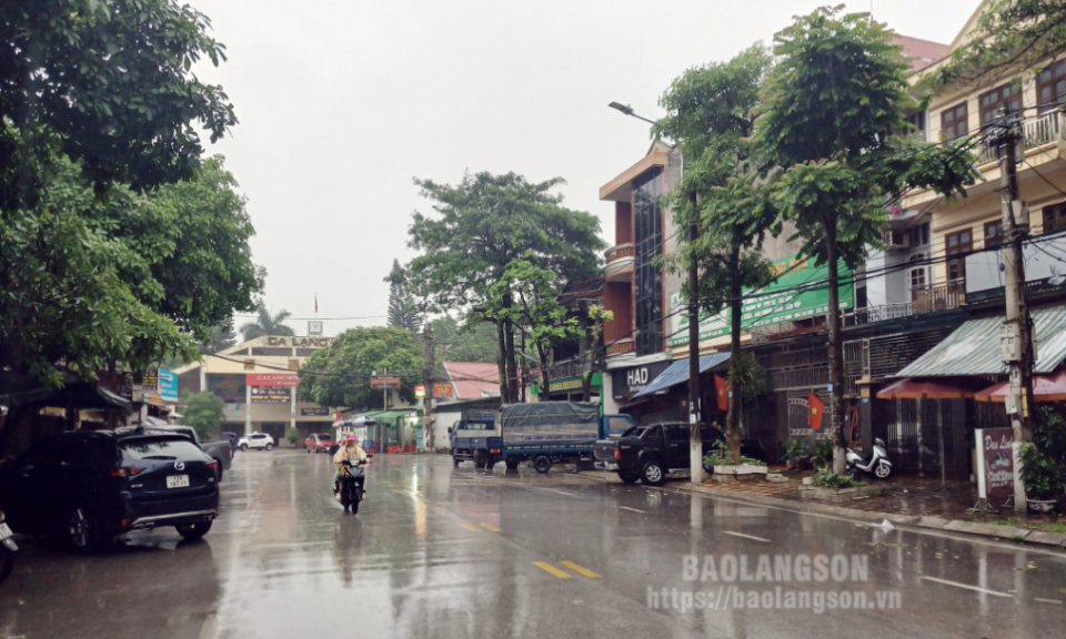 Cảnh báo mưa lớn kèm lốc, sét trên địa bàn tỉnh