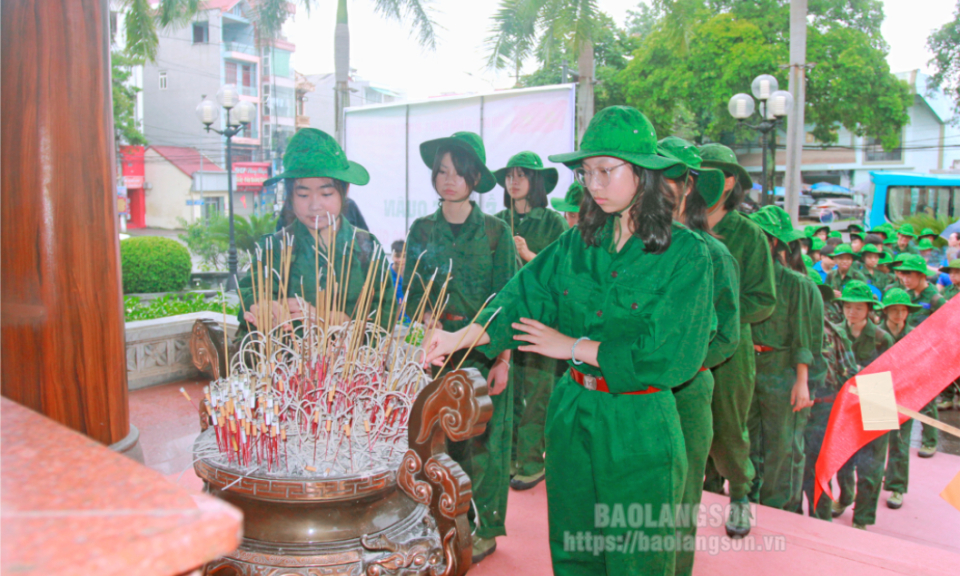 116 “chiến sĩ nhí” tham gia học kỳ quân đội