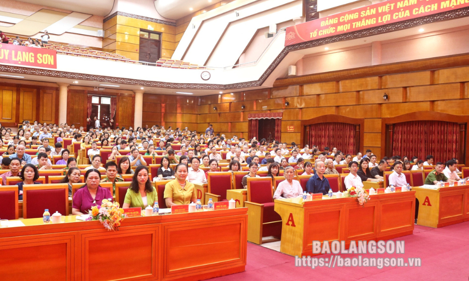 tham gia hội nghị chuyên đề “Chủ tịch Hồ Chí Minh, Đại tướng Võ Nguyên Giáp người làm thay đổi lịch sử