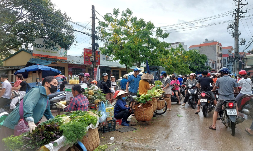 Thành phố Lạng Sơn: Vẫn tiếp diễn lấn chiếm lòng đường, vỉa hè 