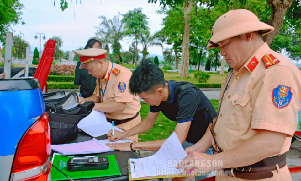 Ngăn ngừa tình trạng học sinh vi phạm quy định về an toàn giao thông trong dịp hè: Tuyên truyền rộng, xử lý nghiêm