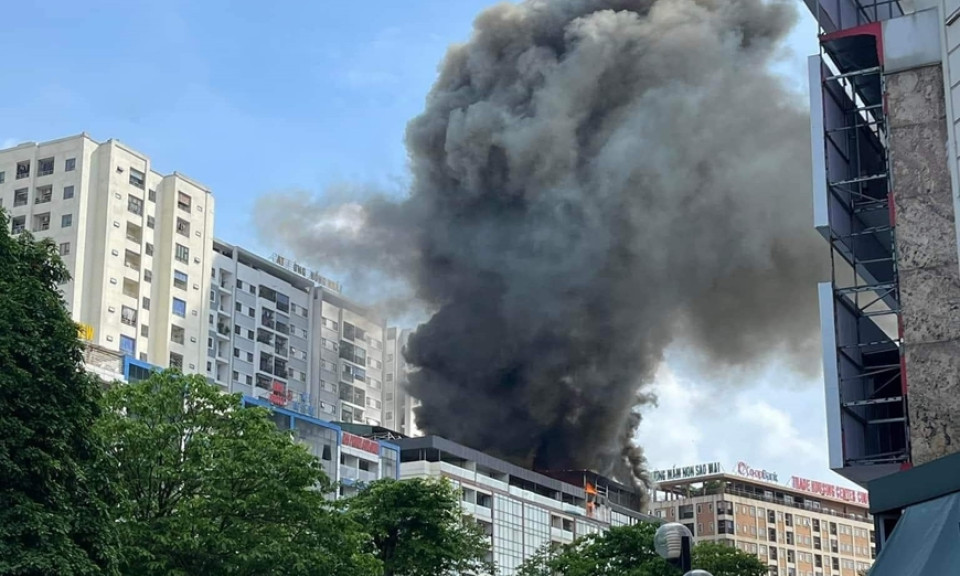 Cháy tòa nhà 9 tầng ở Bắc Ninh