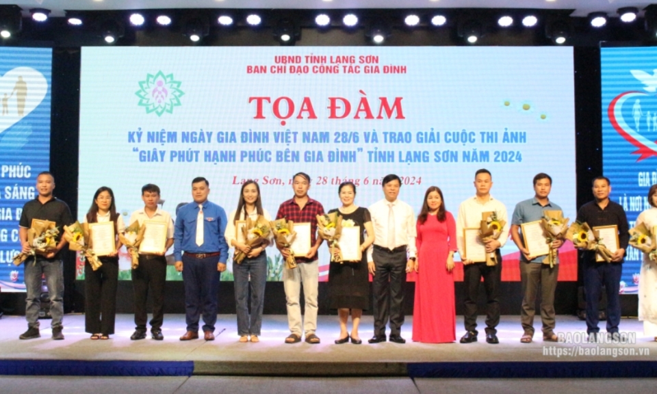 Tọa đàm kỷ niệm Ngày gia đình Việt Nam 28/6 và trao giải Cuộc thi ảnh “Giây phút hạnh phúc bên gia đình