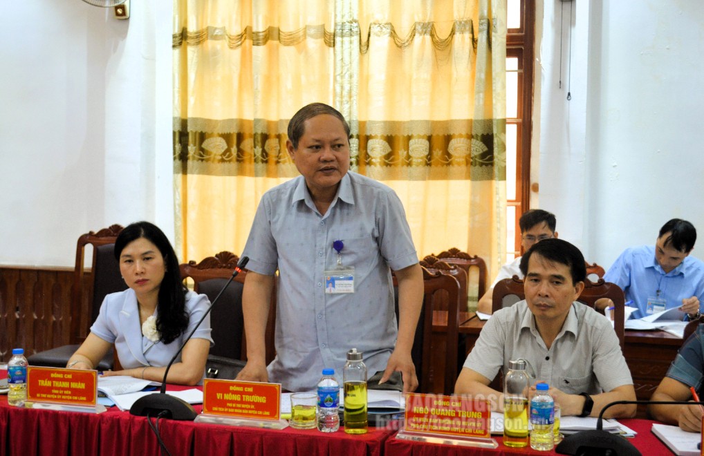 Lãnh đạo UBND huyện Chi Lăng phát biểu làm rõ các vấn đề đoàn kiểm tra quan tâm