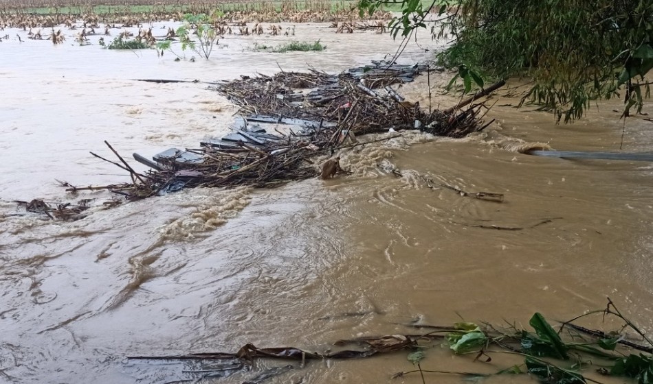 Mưa lớn gây ngập lụt trên địa bàn xã Nhất Tiến, huyện Bắc Sơn