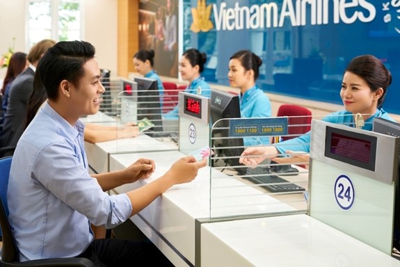 Vietnam Airlines liên tục triển khai mức giá hấp dẫn và phối hợp cùng các đối tác mang đến cho khách hàng nhiều chương trình ưu đãi.