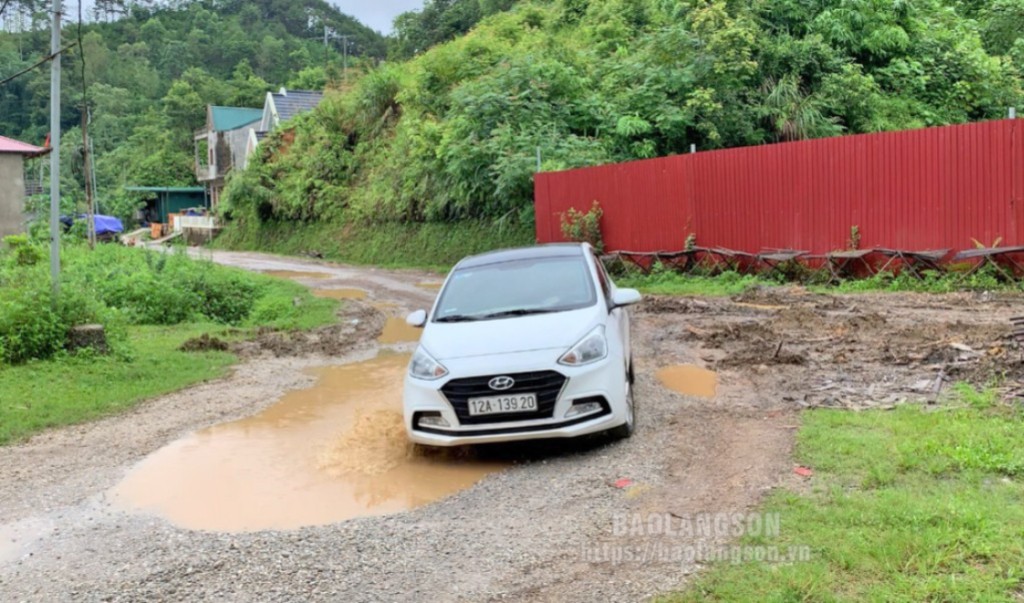 ĐT 231 xuống cấp gây khó khăn cho các phương tiện đi lại trên tuyến đường