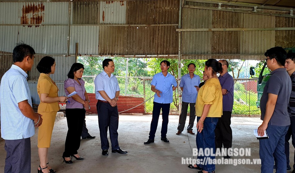 Đoàn khảo sát của Ban Kinh tế - Ngân sách, HĐND tỉnh khảo sát tại Hợp tác xã Thành Lộc (huyện Cao Lộc) 