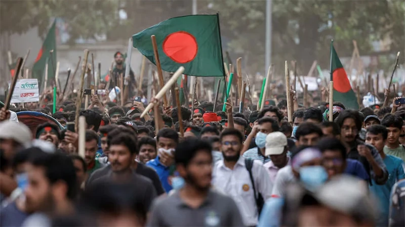 Biểu tình tại Đại học Dhaka, Bangladesh, ngày 16/7/2024. (Ảnh: Reuters)