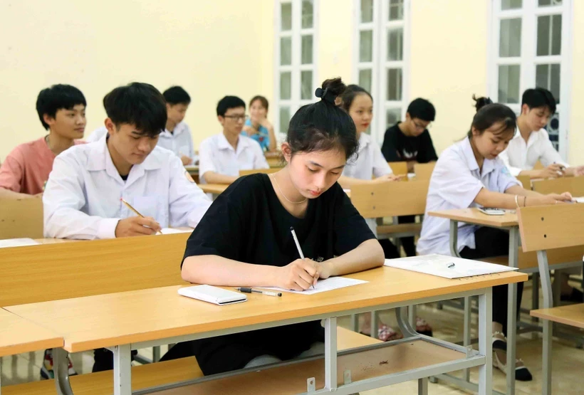 Thí sinh dự thi Tốt nghiệp trung học phổ thông năm 2024. (Ảnh: TTXVN)