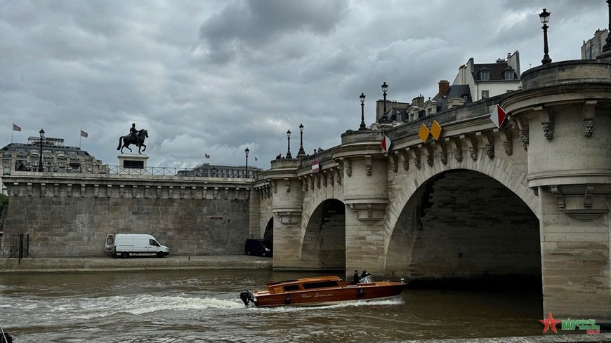 Sông Seine, nơi diễn ra Lễ khai mạc Olympic Paris 2024 và thi đấu một số môn. 