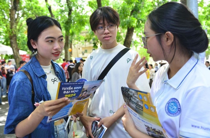 Thí sinh dự Ngày tư vấn xét tuyển đại học, cao đẳng 2024 diễn ra sáng 20-7, tại Hà Nội. 