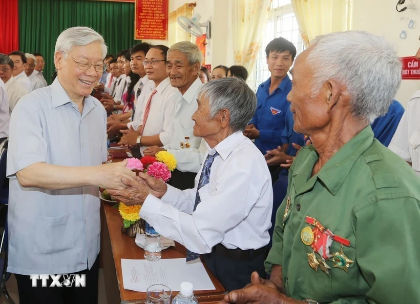 Tổng Bí thư Nguyễn Phú Trọng trong lần về thăm xã miền núi Sơn Hà, huyện Sơn Hòa, tỉnh Phú Yên (3/5/2016). (Ảnh: Trí Dũng/TTXVN)