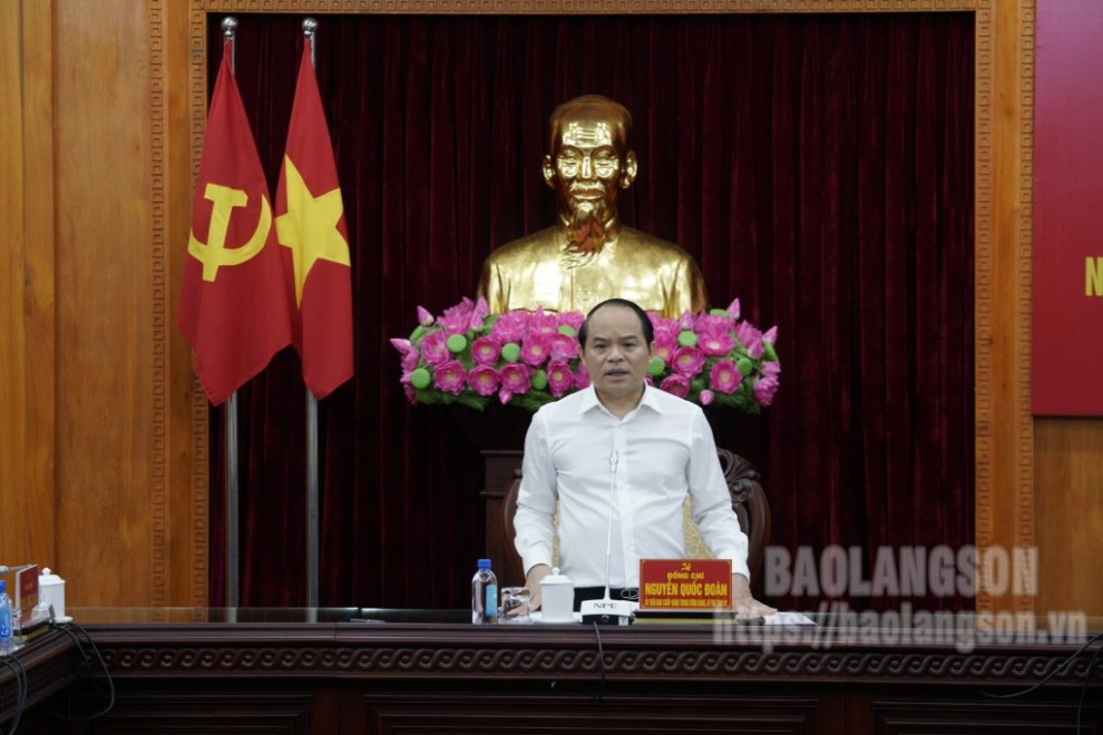 Đồng chí Nguyễn Quốc Đoàn, Ủy viên Trung ương Đảng, Bí thư Tỉnh ủy phát biểu tại hội nghị 